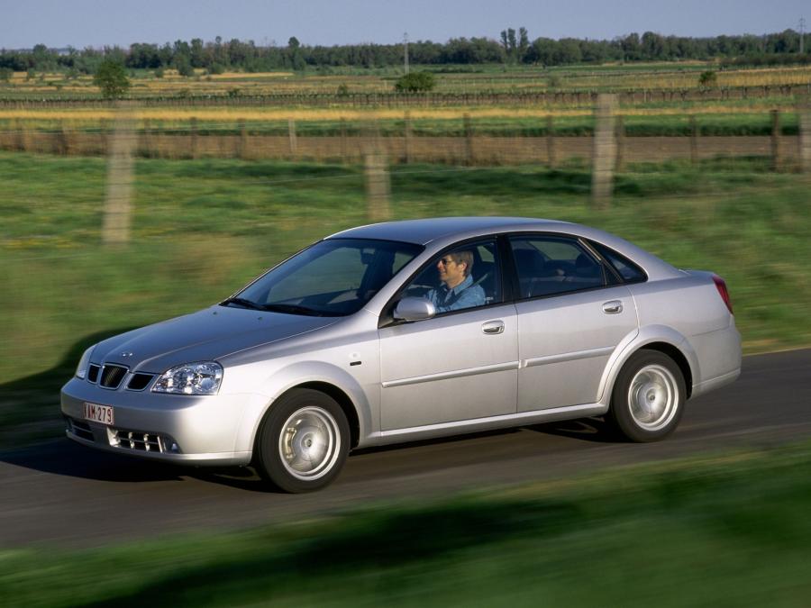  Daewoo Nubira Sedan 2003 года  (фото 7 из 16)